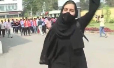 कर्नाटक: बुर्के वाली लड़की ने ‘अल्ला हू अकबर’से दिया ‘जय श्रीराम’ का जवाब, मिल रही है शाबाशी, वीडियो वायरल