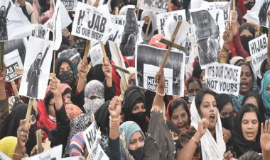 धनबाद:वासेपुर में  लड़कियों ने निकाला विरोध मार्च,बोलीं-हिजाब हमारा अधिकार