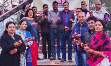 धनबाद: पुलवामा में शहीद जवानों को आरोग्य भारती ने दी भावपूर्ण श्रद्धांजलि 