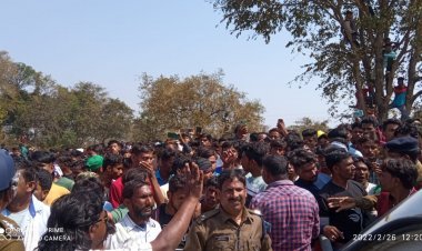 जामताड़ा बराकर नदी नाव हादसा: एक महिला की बॉडी बरामद, आक्रोशित लोगों ने एंबुलेंस पर किया पथराव