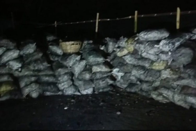 धनबाद:निरसा में 41 टन अवैध कोयला जब्त