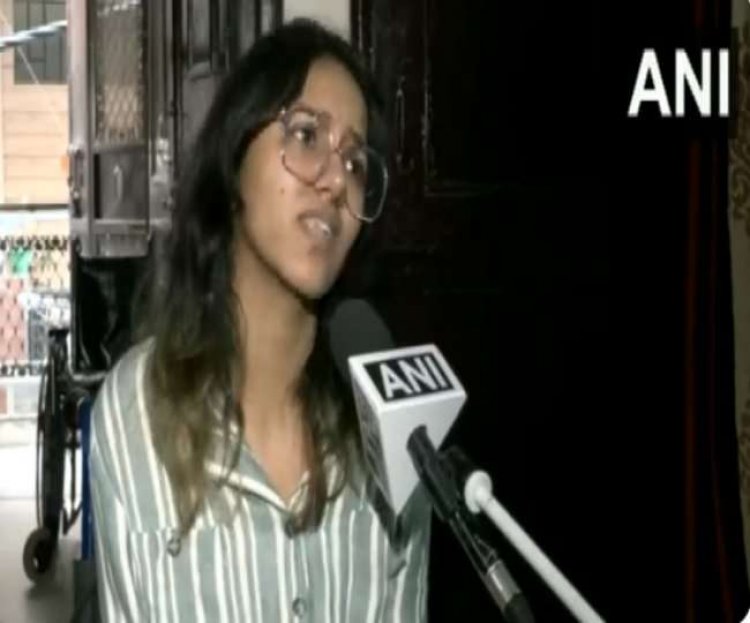 गुरुग्राम के नामी रेस्टोरेंट ने व्हीलचेयर पर गई दिल्ली की दिव्यांग महिला को एंट्री से रोका, मांगी माफी