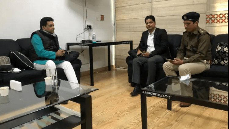 रांची एयरपोर्ट पर रोके गये कपिल मिश्रा, झारखंड गवर्नमेंट से पूछा- मरने वाला रूपेश की जगह तबरेज होता तो ....