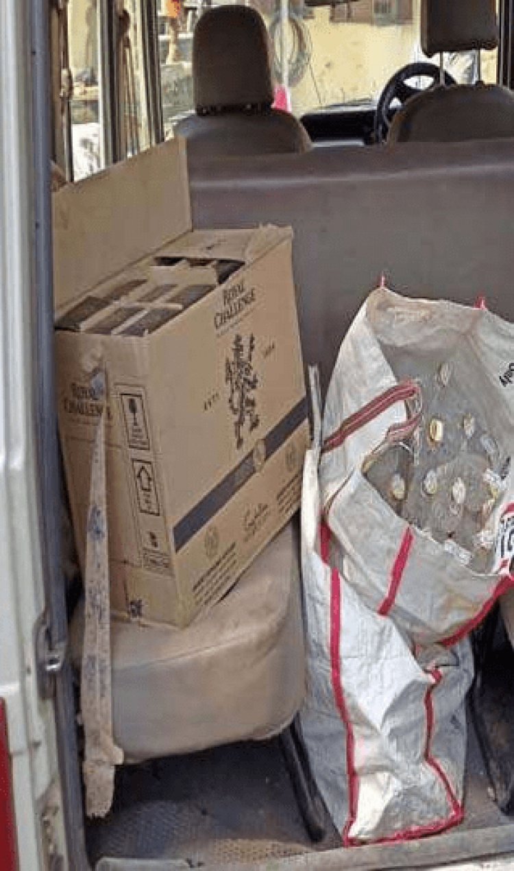 धनबाद: म्यूनिशिपल कॉरपोरेशन द्वारा हटाया गया अतिक्रमण, जब्त की गयी 35 बोतल शराब