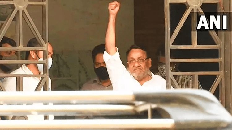 महाराष्ट्र: दाऊद इब्राहिम मनी लान्ड्रिंग मामले में ईडी ने मिनिस्टर नवाब मलिक को किया अरेस्ट, कोर्ट में किया पेश