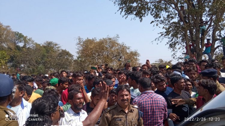 जामताड़ा बराकर नदी नाव हादसा: एक महिला की बॉडी बरामद, आक्रोशित लोगों ने एंबुलेंस पर किया पथराव