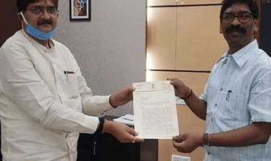 बैंकमोड़ एंव मटकुरिया फ्लाईओवर निर्माण को लेकर BJP के धनबाद  MLA  मिले CM हेमंत सोरेन से