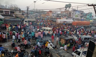 धनबाद: निरसा में जीटी रोड पर गैस टैंकर की चपेट में आने से दंपती की मौत, पांच साल की बेटी घायल