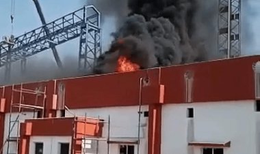 धनबाद: सिंदरी हर्ल सिंदरी सीसीआर बिजली सब स्टेशन के बाहरी हिस्से में में लगी आग, मचीी अफरातफरी