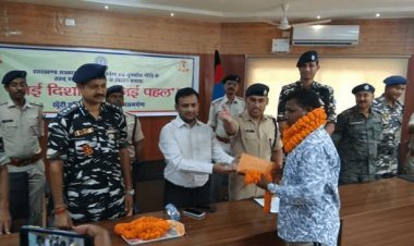 खुंटी:  माओवादी एरिया कमांडर विमल लोहरा ने किया सरेंडर