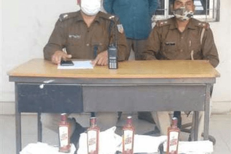 देवघर: रिफाइन की सील पैक टिन के अंदर मिली शराब, भेजी जानी थी बिहार 