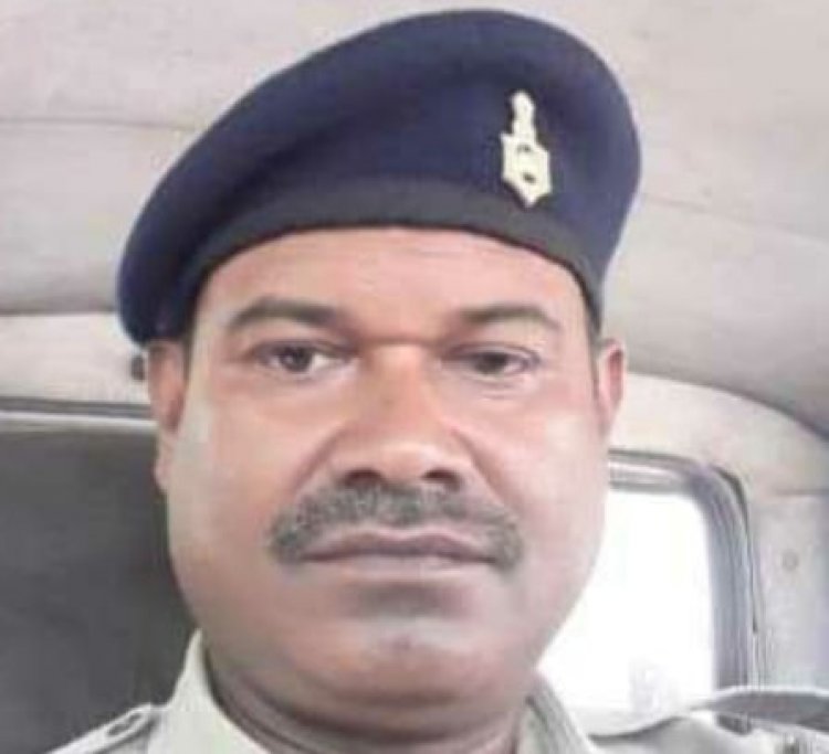 धनबाद:  ट्रक की चपेट में आने से तोपचांची पुलिस स्टेशन के ड्राइवर संजय कुमार की मौत