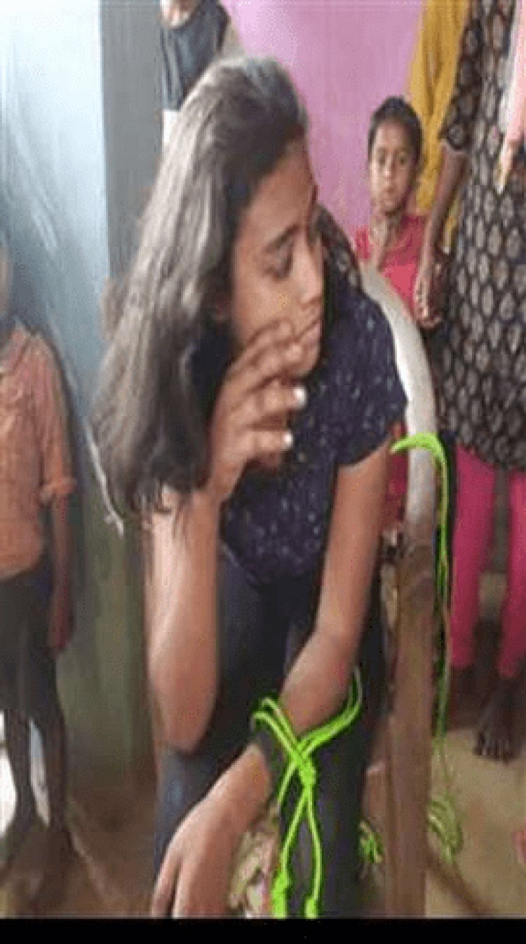 जामताड़ा के पुलिस हवलदार की बेटी चोरी के आरोप में पकड़ायी, , ग्रामीणों ने बनाया बंधक