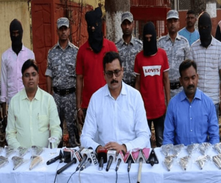 झारखंड एटीएस का बिहार के शेरघाटी में रेड  35 पिस्तौल बरामद चार क्रिमिनल अरेस्ट