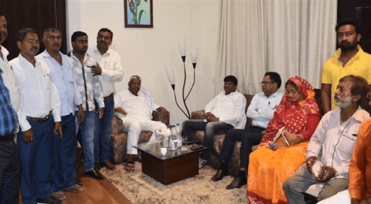 धनबाद: BCCL स्टाफ फकीरचंद महतो का सस्पेंशन वापस, सात दिन बाद उठी पार्वती की अर्थी, वार्ता में सहमति