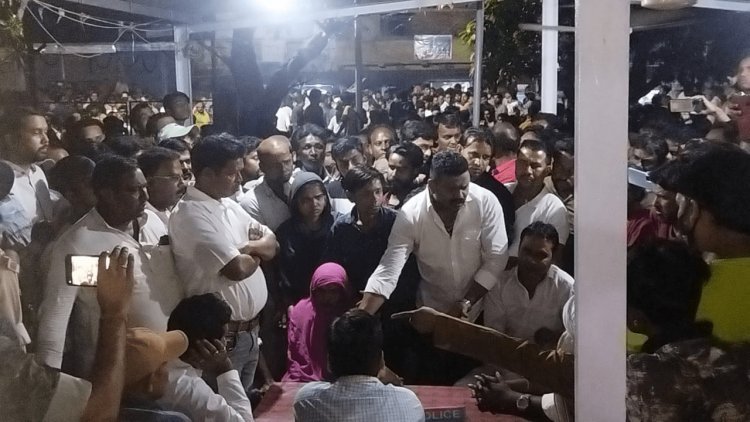 धनबाद: नौवीं की छात्रा की मर्डर के खिलाफ जोड़ापोखर पुलिस स्टेशन घेराव, रोड जाम, पुलिस लाठी चार्ज, कई चोटिल