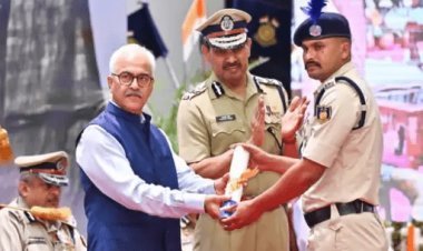 जम्मू कश्मीर: बक्सर के लाल CRPF जवान वीरता मेडल से सम्मानित, चार आतंकियों को मार गिराया था सोनू गौतम