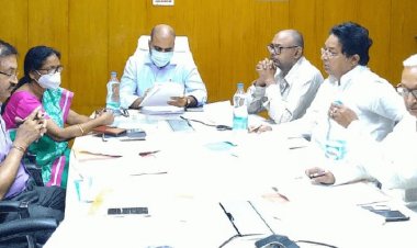 धनबाद: शुल्क समिति की सहमति के बिना स्कूल नहीं बढ़ा सकते फीस : डीसी