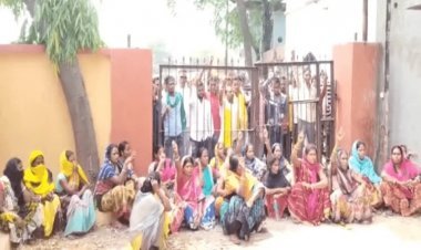 धनबाद: भौंरा ओपी के सामने  ग्रामीणों का धरना, पुलिस कार्रवाई का विरोध