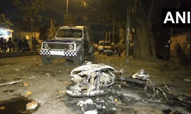 नई दिल्ली: जहांगीरपुरी में हनुमान जन्मोत्सव शोभायात्रा पर पथराव, छह पुलिसकर्मी समेत कई लोग घायल