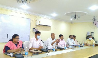 धनबाद: मतदान सामग्री लेकर रास्ते में नहीं रूके पोलिंग पार्टी : डीसी