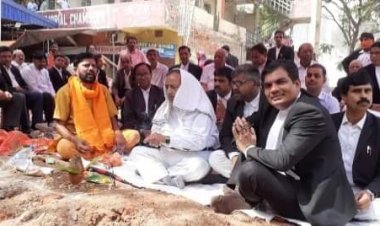 धनबाद: बार एसोसिएशन के मल्टी स्टोरी भवन निर्माण का हुआ भूमिपूजन