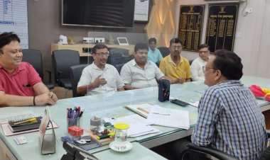 बैंक मोड़ चैंबर का डेलीगेशन DRM से मिला, कहा- गया पुल अंडरपास के चौड़ीकरण में रेलवे क्यों डाल रही अड़ंगा?  