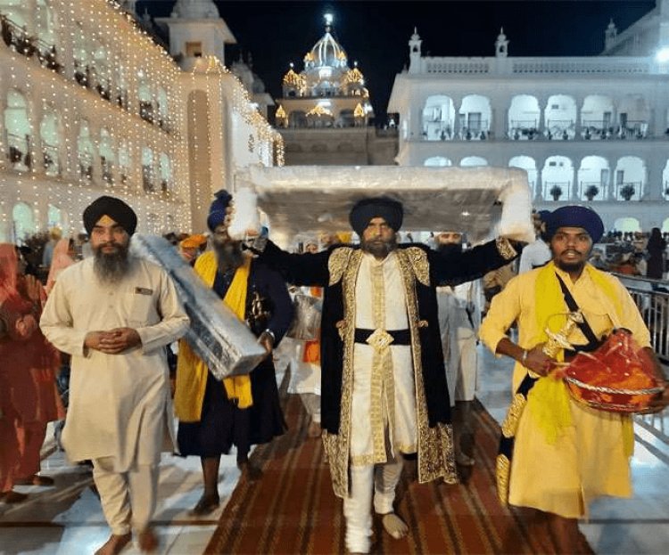 पंजाब से आये डाक्टर ने पटना के गुरुद्वारे को दी पांच करोड़ रुपये की चौकी,