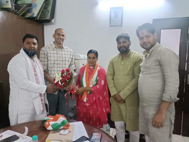 नई दिल्ली: गिरिडीह की सीमा कुमारी राय यूथ कांग्रेस में शामिल, कृष्णा व श्रीनिवास ने दिलायी सदस्यता