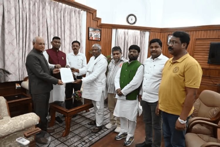 झारखंड:JMM, कांग्रेस और RJD लीडर्स गवर्नर से मिले, बीजेपी पर हेमंत सोरेन गवर्नमेंट को अस्थिर करने का आरोप