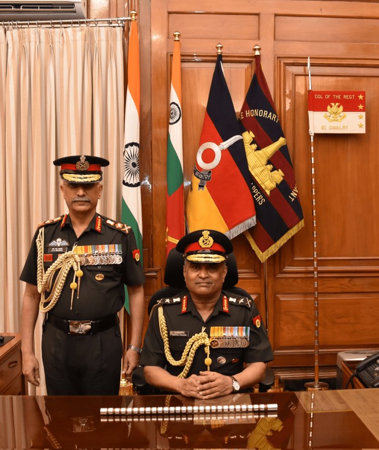 जनरल मनोज पांडे ने 29वें आर्मी चीफ का पदभार संभाला 