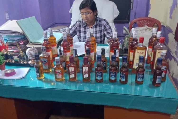 धनबाद: बलियापुर में अवैध शराब जब्त, कारोबारी अरेस्ट