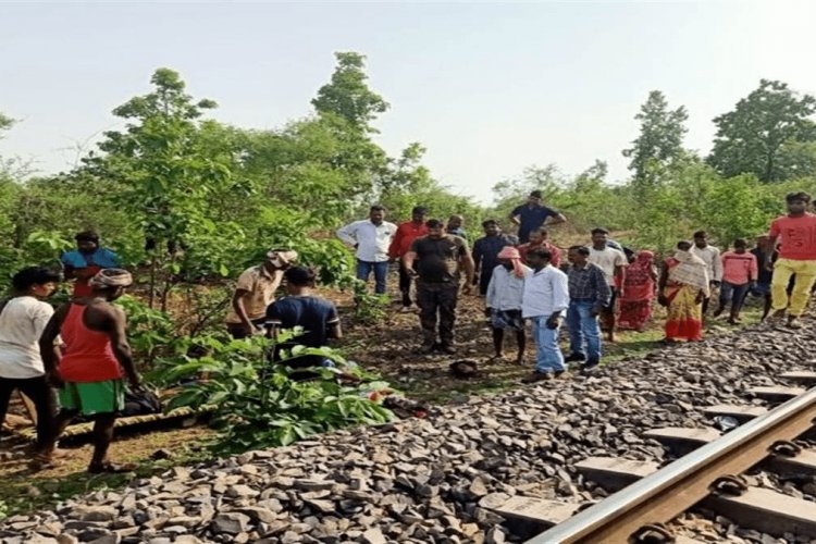 लातेहार: रेलवे ट्रैक किनारे मिली  प्रेमी युगल की बॉडी