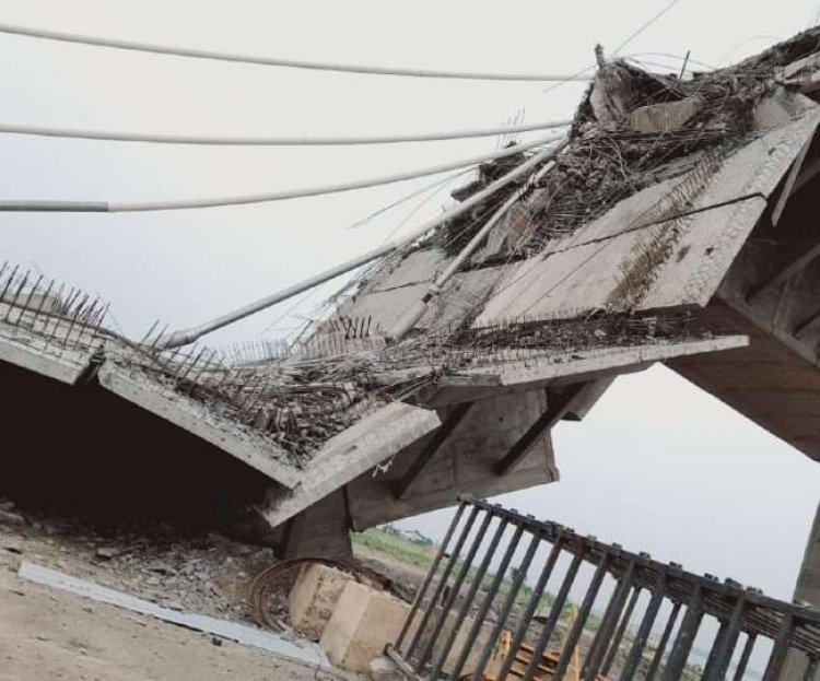 बिहार:सुल्तानगंज-अगवानी गंगा घाट पर बन रहे 1710 करोड़ रुपयों के पुल का सुपर स्ट्रक्चर क्षतिग्रस्त 