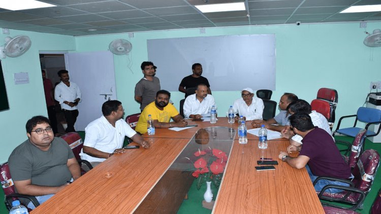 झारखंड: देवघर  सदर हॉस्पिटल में डॉक्टर से मारपीट, डॉक्टर्स ने दिया सामूहिक इस्तीफा, लोगों ने किया विरोध