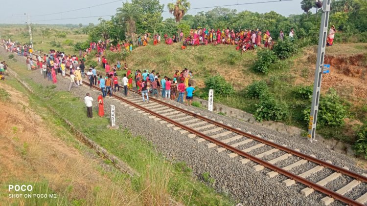 Dumka Incident:  दुमका-रामपुरहाट के बीच रेलवे ट्रैक पर मिले तीन बॉडी , मृतकों में एक युवती भी