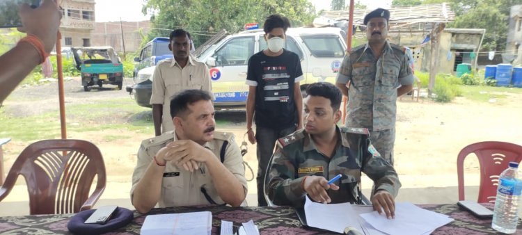 दुमका: हंसडीहा  में लूटपाट की योजना विफल, पुलिस ने  एक क्रिमिनल को किया अरेस्ट, कट्टा व गोली बरामद