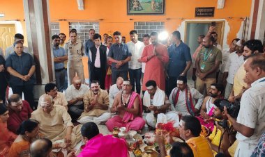 झारखंड: गवर्ननर रमेश बैस ने देवघर में बाबा बैद्यनाथ की पूजा अर्चना की