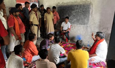 बिहार: ग्रामीणों ने बीजेपी एमएलए ई शैलेंद्र कुमार को बनाया बंधक, अमरण अनशन पर बैठे