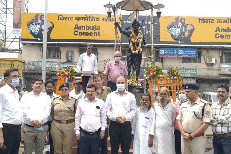 भगवान बिरसा मुंडा की 122वीं पुण्यतिथि दी गई श्रद्धांजलि