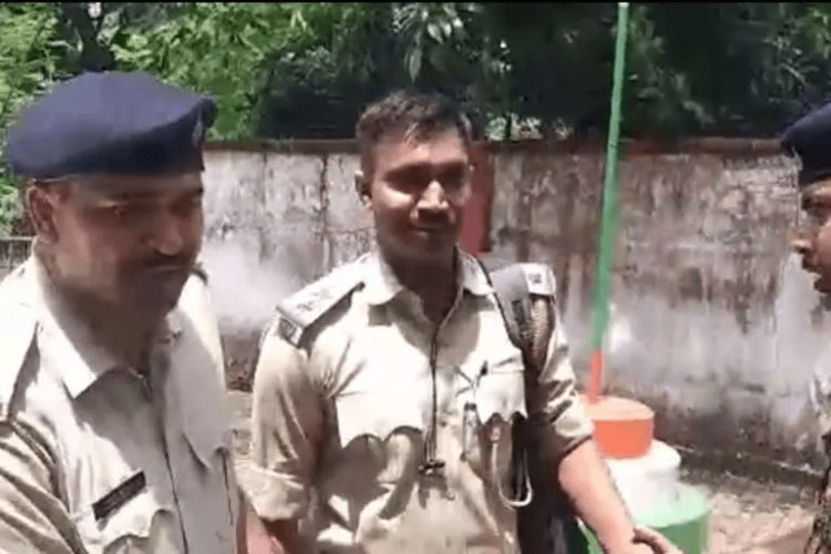 धनबाद: ACB ने लोयाबाद पुलिस स्टेशन के सब इंस्पेक्टर को 15 हजार रुपये घूस लेते किया अरेस्ट