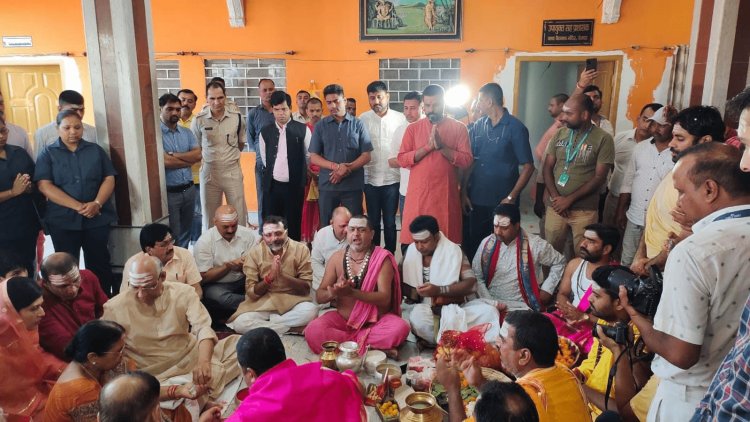 झारखंड: गवर्ननर रमेश बैस ने देवघर में बाबा बैद्यनाथ की पूजा अर्चना की