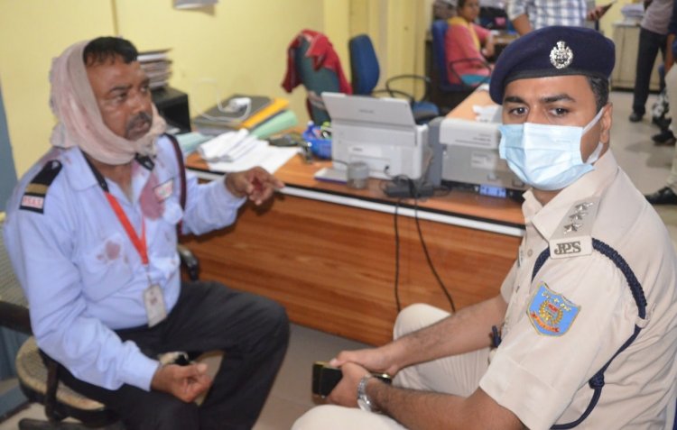 बोकारो: चास में इंडियन बैंक से 40 लाख की लूट, मास्क पहने क्रिमिनलों ने दिया घटना को अंजाम