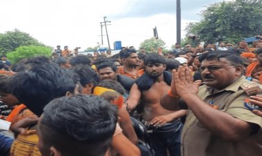 मेरठ: कांवड़ खंडित होने पर बवाल, कांवड़ियों ने आरोपी को पीटा, पुलिस चौकी में की तोड़फोड़, घंटो हाइवे  जाम