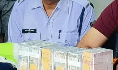 छत्तीसगढ़: ट्रैफिक पुलिस कॉन्स्टेबल को रोड पर मिला 45 लाख रुपयों से भरा बैग, पुलिस स्टेशन में जमा कराया