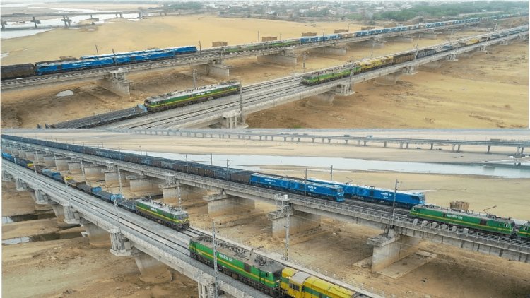 बिहार: रोहतास में बने ईस्टर्न डेडिकेटेड फ्रेट कॉरिडोर के रेल ब्रिज पर एक साथ पांच ट्रेनों का हुआ परिचालन  