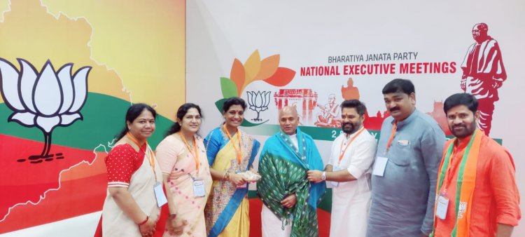 RCP की एक फोटो से बिहार में मची सियासी हलचल, BJP में शामिल होने की थी चर्चा, दूर हुई कनफ्यूजन