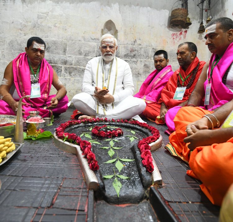 झारखंड: देवघर में बाबा बैद्यनाथ की पूजा करने वाले देश के पहले PM होने का नरेंद्र मोदी ने बनाया रिकॉर्ड