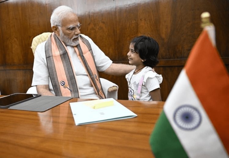 नई दिल्ली : PM नरेंद्र मोदी से बोली आठ साल की बच्ची- आप लोकसभा TV में नौकरी करते हैं, मै जानती हूं