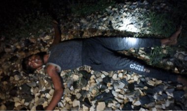 झारखंड: गढ़वा में रेलवे ट्रैक पर सोया रहा युवक, ऊपर से गुजर गई एक्सप्रेस ट्रेन, खरोंच भी नहीं आयी